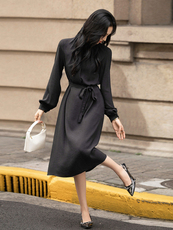 2025秋季新款通勤温柔中长款荷叶边领长裙气质风连衣裙女，女装连衣裙，梦白服饰厂