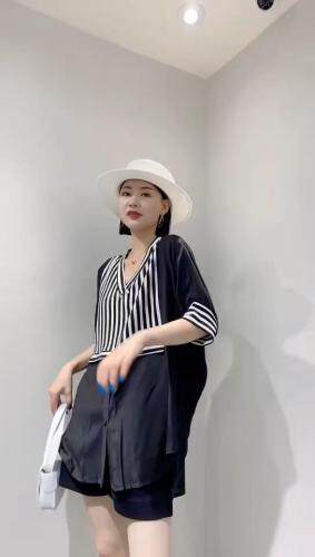 新款小衫，女装，娇姿百合