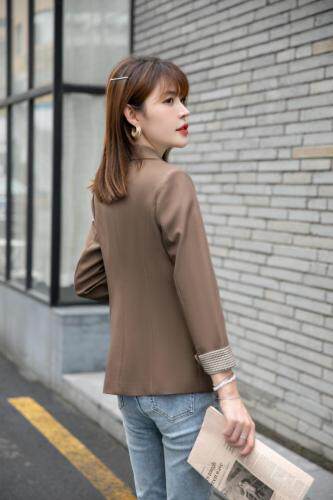 【新款现货】秋季拼格咖色气质小西装，女装西装，水锦红