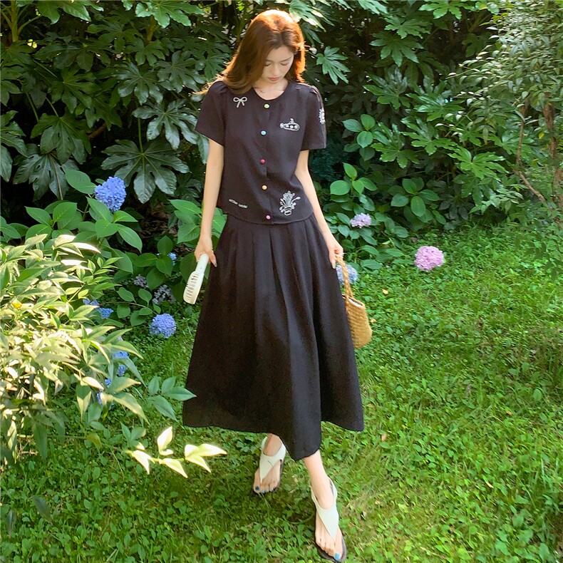 时尚休闲两件套裙女刺绣甜美风上衣百褶半裙套装女,女装套装/套裙,水衣源