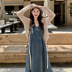 法式复古牛仔连衣裙女春秋设计感小众超好看显瘦开衫吊带裙两件套，女装连衣裙，维壹