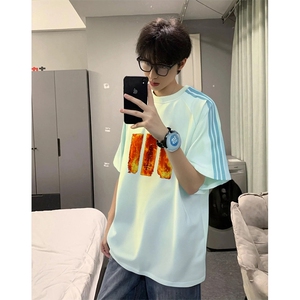 抖音得物品质二开240克宽松纯棉美式潮牌印花三条杠中性风短袖T恤图片