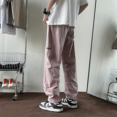 粉红色