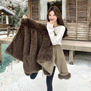 军绿色羊羔毛拼接派克服女2025年冬季新款设计感加绒加厚工装棉服图片