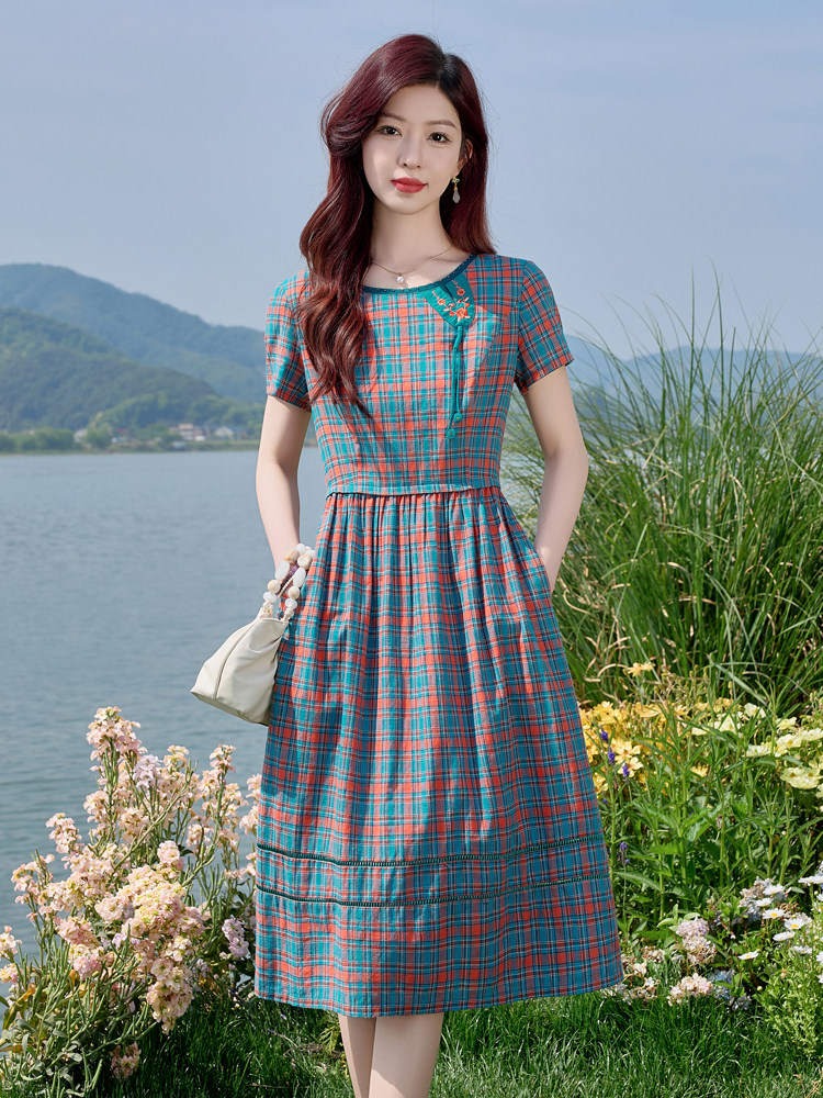 纯棉格纹气质连衣裙女2026夏季新款母亲节送礼高级感透气刺绣裙子,女装连衣裙,水衣源