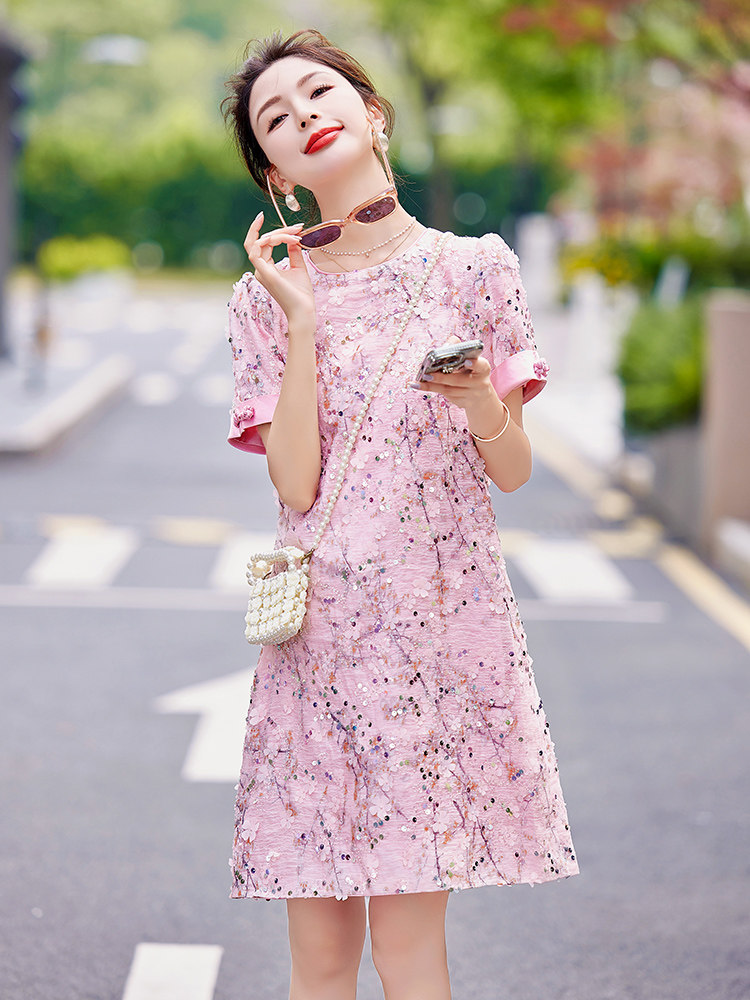精致珠片刺绣连衣裙女夏季气质大码裙子2025年新款欧货a字裙,女装短外套,韩蜜菓