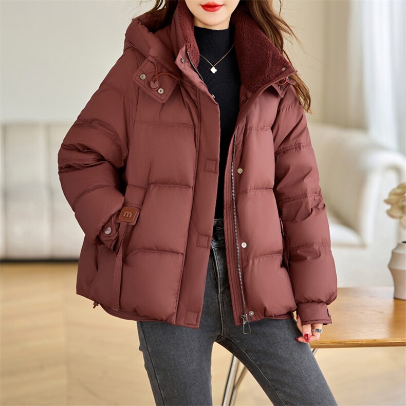 休闲毛绒拼接立领连帽保暖羽绒服女2024冬新款短款90白鸭绒面包服图片