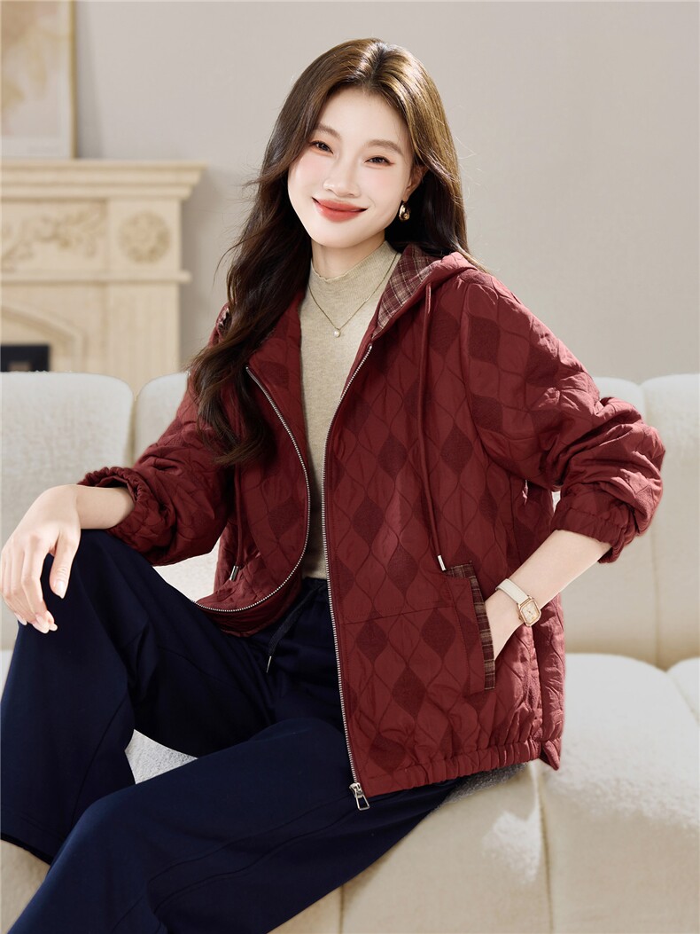 现货2026春秋季新款时尚中老年妈妈装短外套上衣格子女士风衣,女装短外套,璐依舞