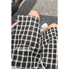 黑色