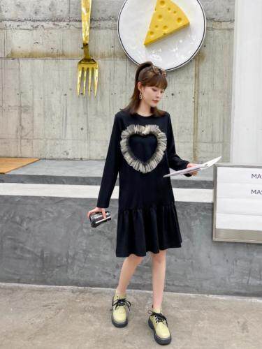 秋款连衣裙，女装连衣裙，莫妮菲