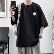 黑色