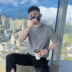 灰色
