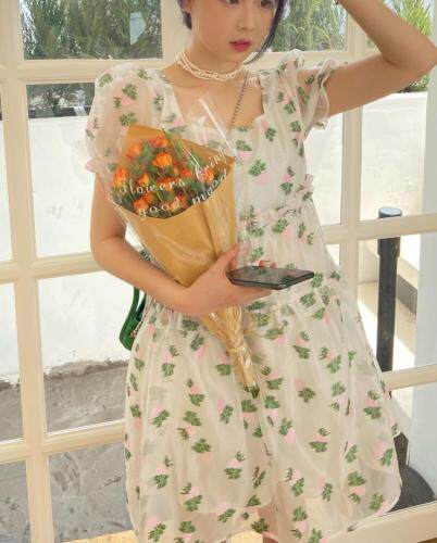 半透明花朵提花露背连衣裙，女装连衣裙，ceelphy