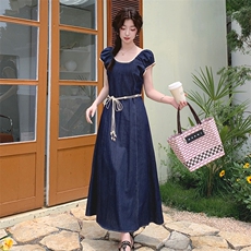 2025年夏季新款洋气系带收腰牛仔连衣裙女设计感蕾丝长裙，女装连衣裙，欧黛芙妮