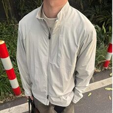 灰色