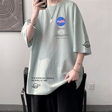 灰绿色