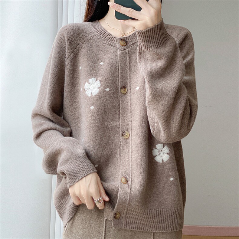 2025秋冬新款100纯羊毛开衫女圆领时尚绣花长袖毛衣针织外套上衣，女装针织衫/毛衣，江南羊绒