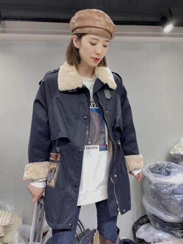 冬季旺销皮毛一体、羽绒服、派克，女装羽绒服，味道