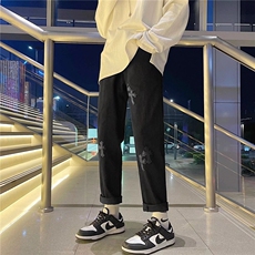 黑色