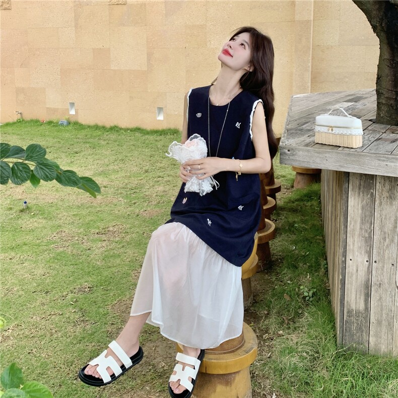 刺绣无袖连衣裙女夏季2026新款韩系减龄休闲甜美假两件拼接背心裙,女装连衣裙,艾米莉亚