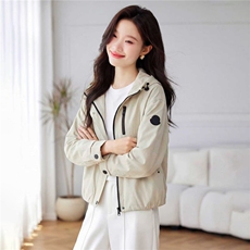 现货,2026春款新款时尚百搭短款风衣外套2色入连帽水洗棉，女装风衣，依万里