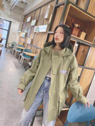 现货韩版刺绣风衣，女装风衣，悠奈尔