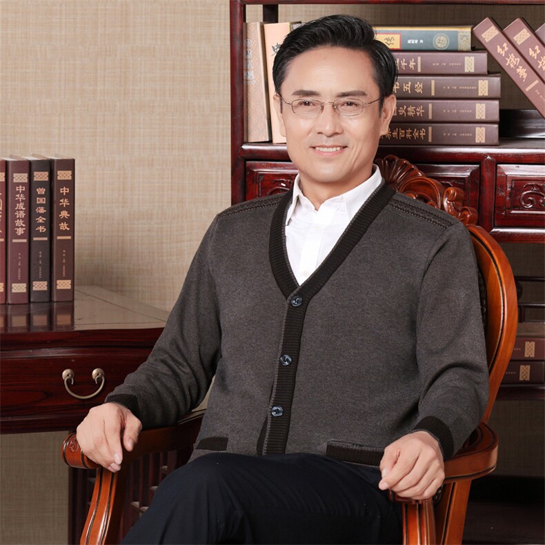 冬季新款男士加绒加厚保暖针织开衫中老年商务休闲爸爸装打底衫图片