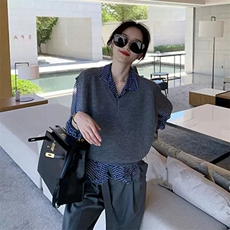 炭灰色