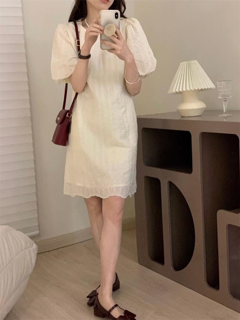 现货夏季新款刺绣连衣裙，女装连衣裙，素名