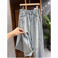 浅蓝色