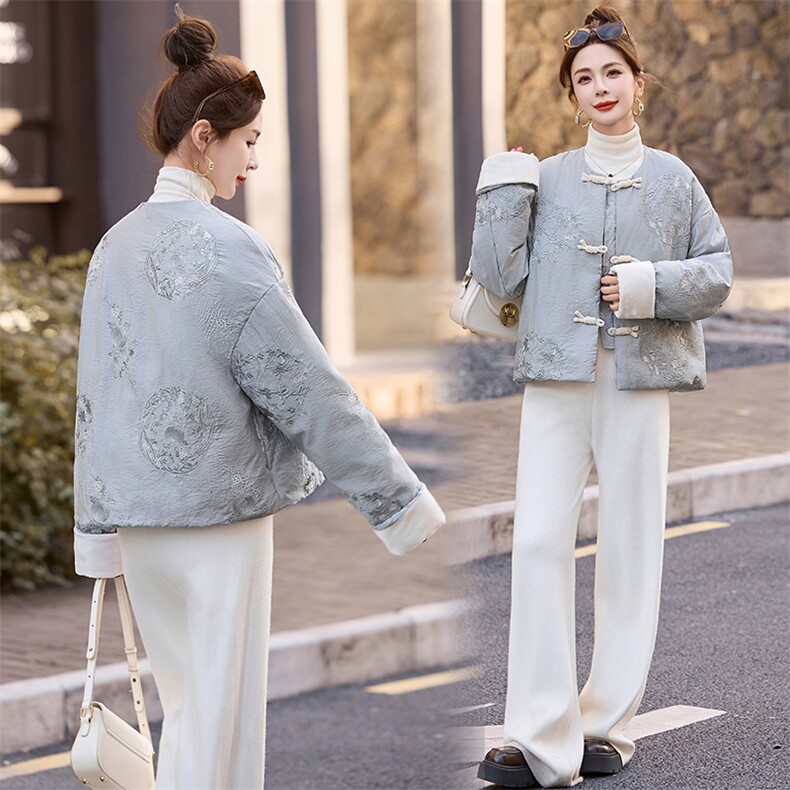 新中式g风刺绣羽绒服女2024冬季新款复古盘扣白鸭绒短款外套,女装羽绒服,曼娅璐