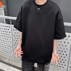 黑色