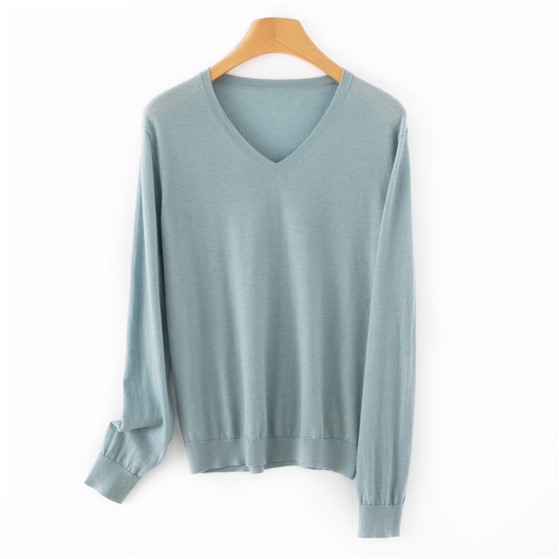 2025年秋季长袖V领套头时尚百搭通勤，男装针织衫/毛衣，晨收贸易商行