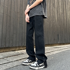 黑色