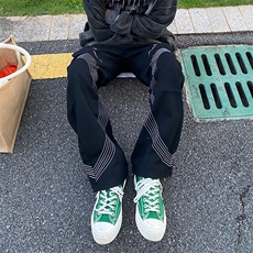 黑色