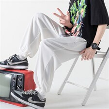 白色