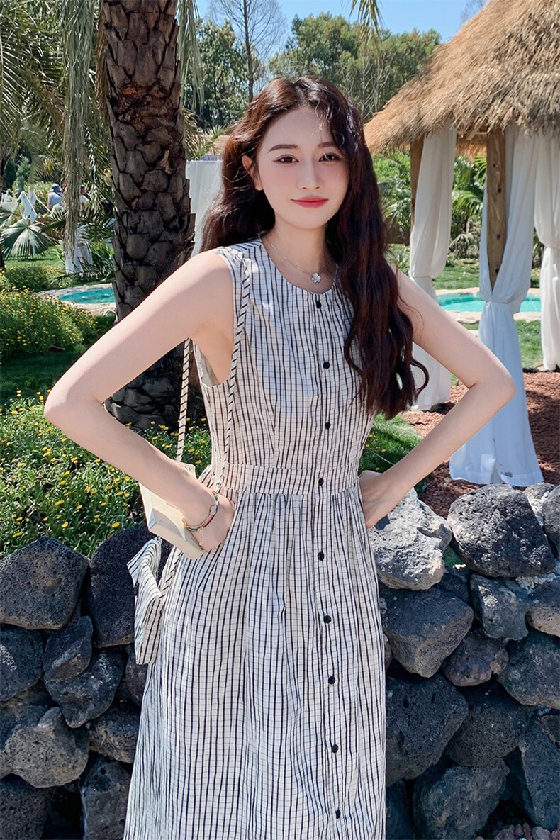 2026夏季新款茶歇法式高级感气质长裙收腰显瘦格子连衣裙，女装连衣裙，米莱