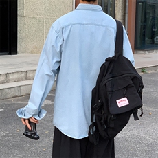 深蓝色