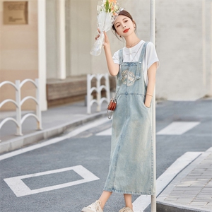 夏季牛仔背带裙套装女2025夏装新款连衣裙洋气减龄时尚两件套裙子图片
