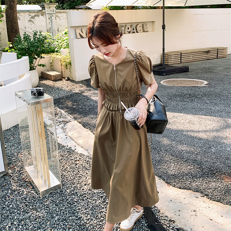 卡其色设计感压褶上衣半身裙两件套女2023夏季新款小个子炸街套装,女装套装/套裙,2C159