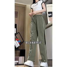 军绿色