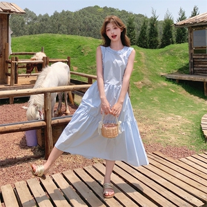 蓝色甜美减龄无袖连衣裙女夏新款海边度假小个子森系显瘦别致长裙图片