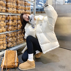 白色短款羽绒服女冬季2025新款韩系宽松90绒学生白鸭绒面包服外套，女装羽绒服，2B187