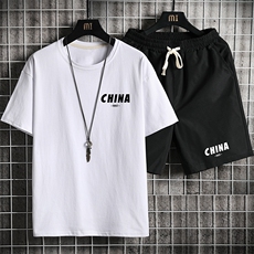 黑色