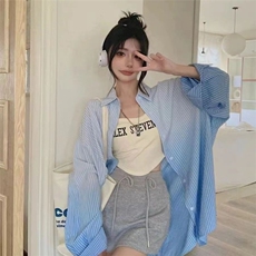 蓝色