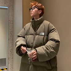 灰绿色