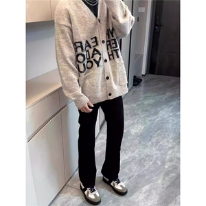 字母提花V领开衫毛衣男女秋季软糯慵懒风针织衫美式高级感外套潮图片