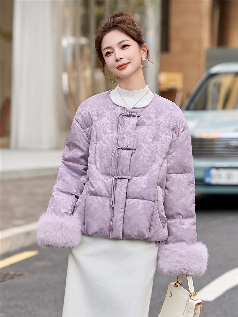 时尚立领羽绒服女2025冬季新款新中式宽松洋气短款90白鸭绒外套,女装羽绒服,姿衣坊
