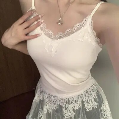 纯欲风V领蕾丝氛围感吊带背心女带胸垫内搭屁帘拼接网纱无袖上衣,女装背心吊带,梦白服饰厂