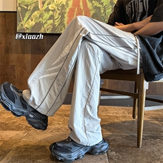 浅灰色